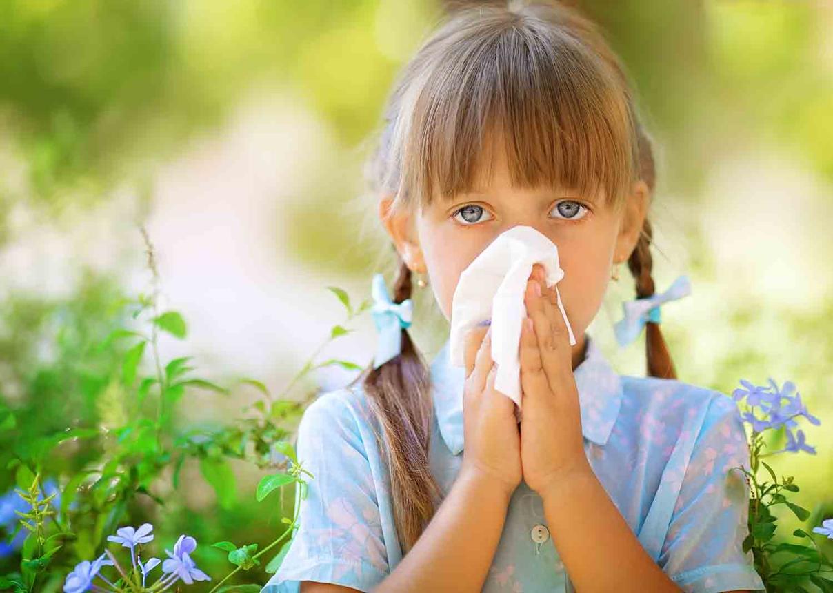 Nátha vagy allergia? Hogyan különböztethetjük meg gyermekünknél?